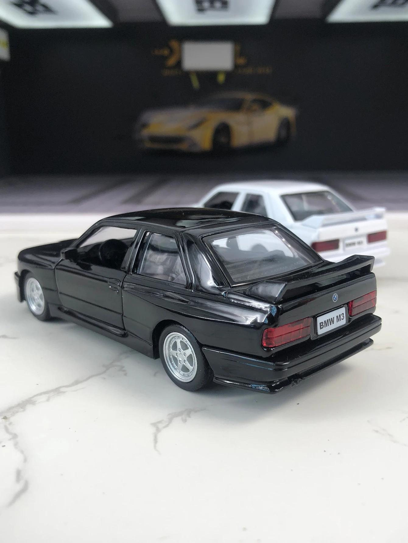 RMZ City1:36 simulação liga de zinco BMW M3 1987 modelo de carro, ornamento estático, carro de presente colecionável de metal