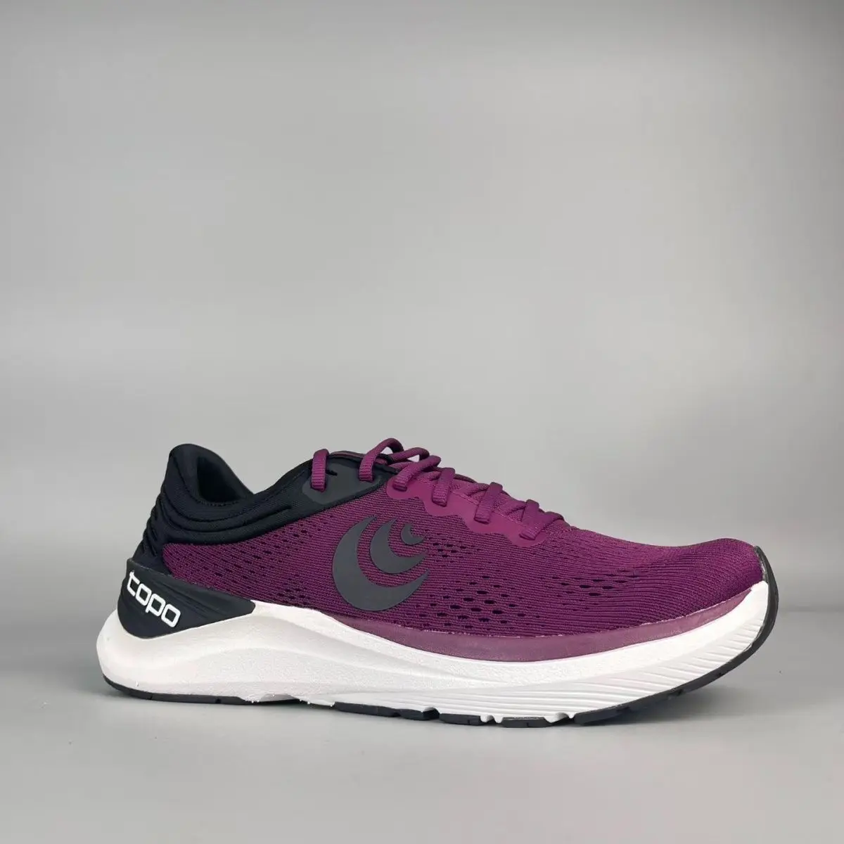 

TOPO Women's Cushioned Lightweight Durable Vibram Sole Trail Running Shoes Low-Top Lace-Up Outdoor Casual Sneakers