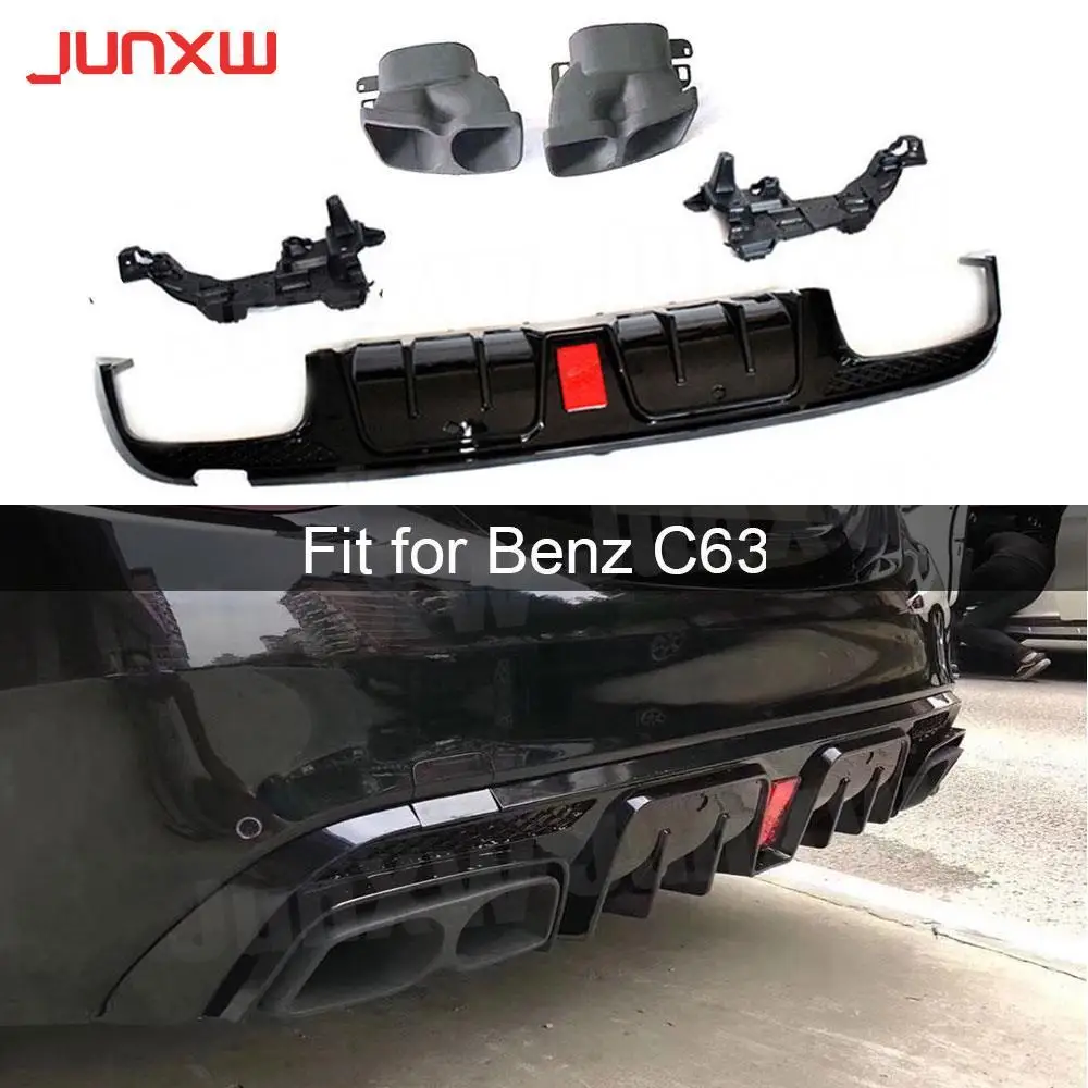 

ABS/carbon look Rear Lip Diffuser Led Light with Exhaust Tips for Benz C Class W205 C200 C300 C63 AMG 4 Door 2015-2019