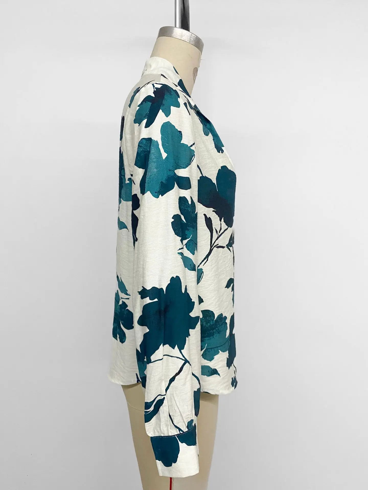 Chemisiers à manches longues et col en v pour femmes, haut de gamme, à la mode, pour les déplacements, nouvelle collection printemps et automne