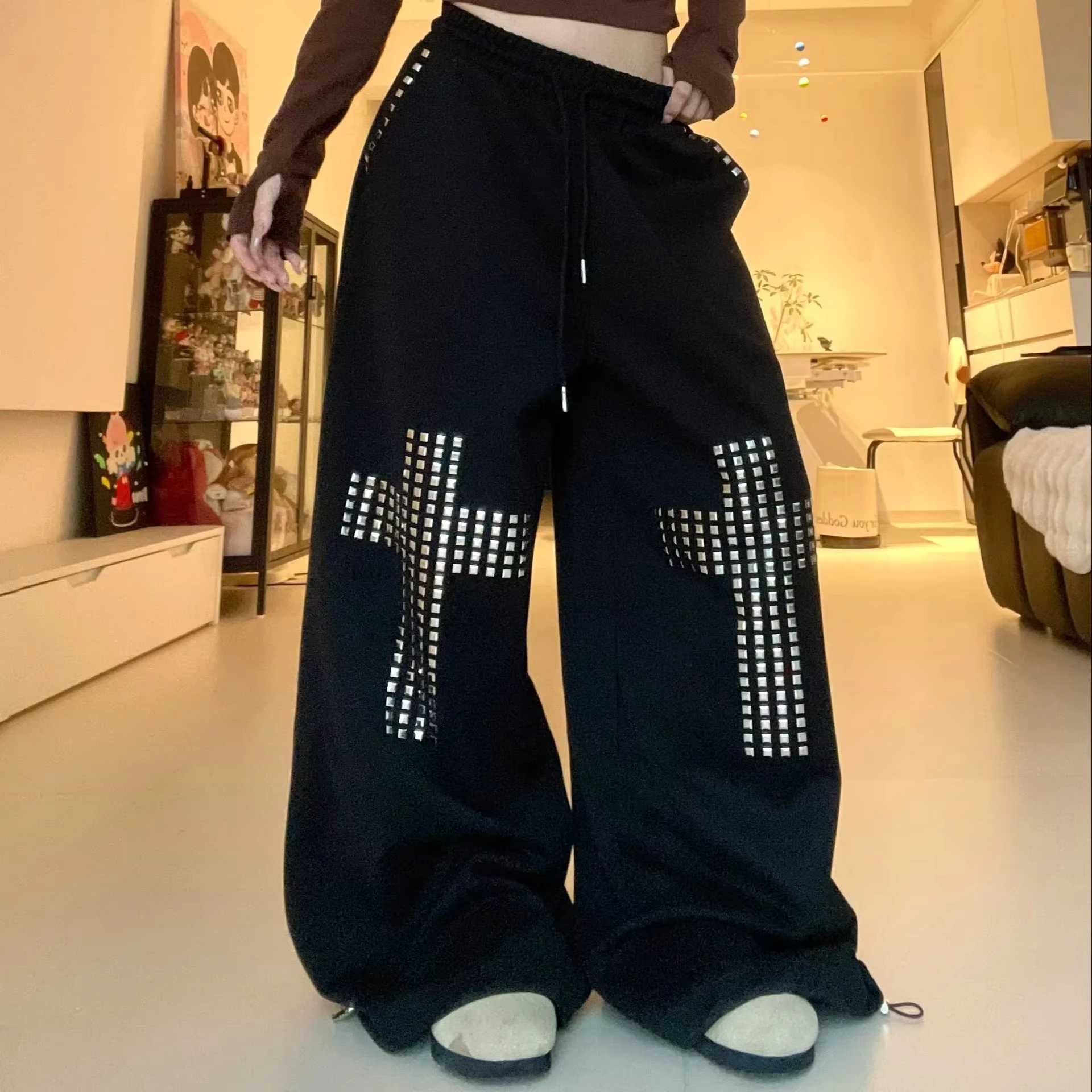 

American Style Vintage Black Rivet Rhinestone Workwear Drawstring Pants High Street Loose Dropping Wide Leg Pants For Men Women