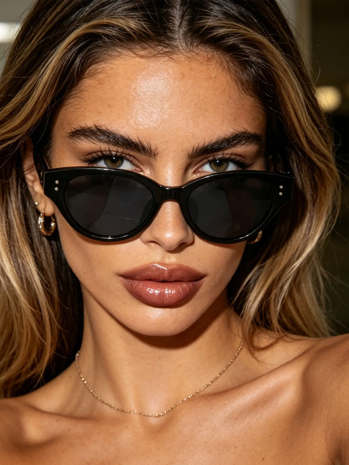 1 Stück neue, coole und stilvolle Cat-Eye-Sonnenbrille mit schwarzem Rahmen, Unisex, vielseitig einsetzbar für den täglichen Pendelverkehr/Reisefotografie