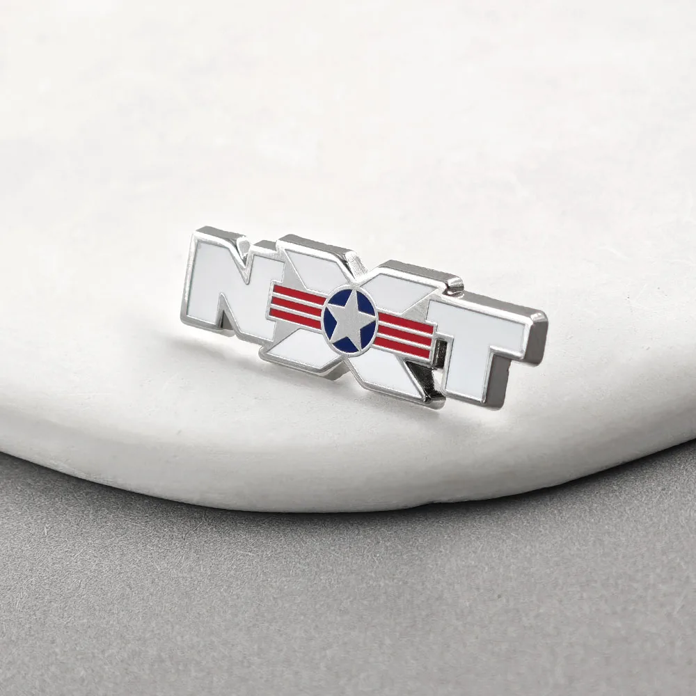 WWE NXT Great American Bash Emaille-Pin Wrestling-Logo Brosche Retro Sportfan-Abzeichen Sporttaschen-Hut-Accessoires Geschenk für Männer – Detail 9