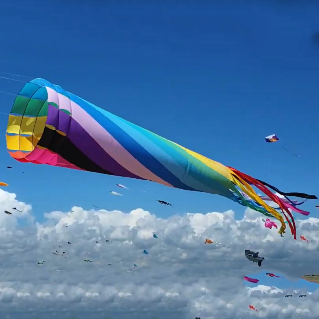 9KM Giant 8m Spinning Windsock Line Laundry Shaped Kite Super Turbine Diameter 1.5m 30D Ripstop Nylon Fabric with Bag