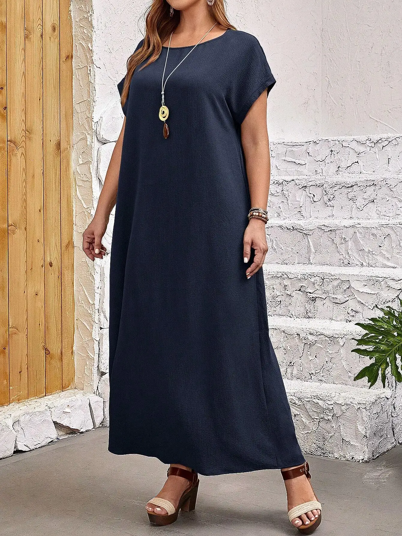 

Платье макси больших размеров с короткими рукавами и круглым вырезом для отпуска