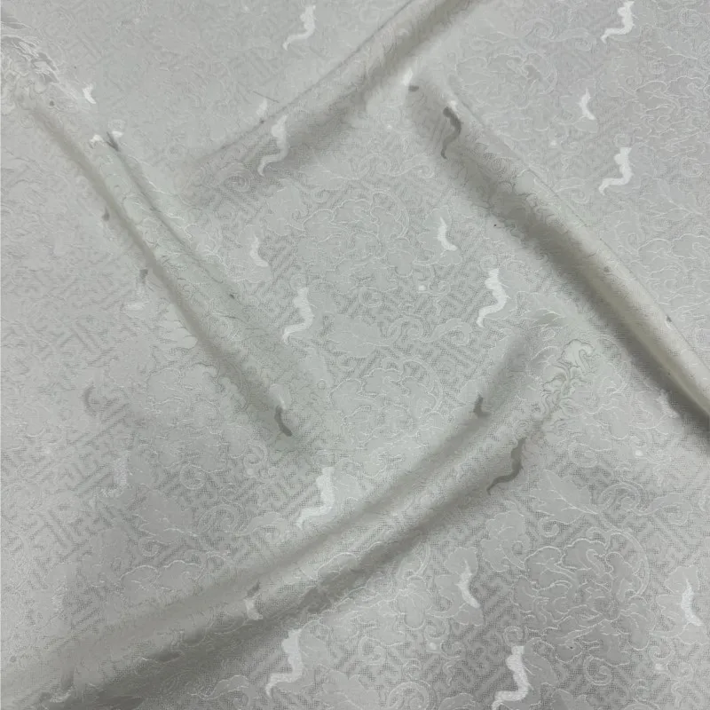 Nuovo abito camicia elegante in tessuto di seta con fiori traforati jacquard da 19 momme puro