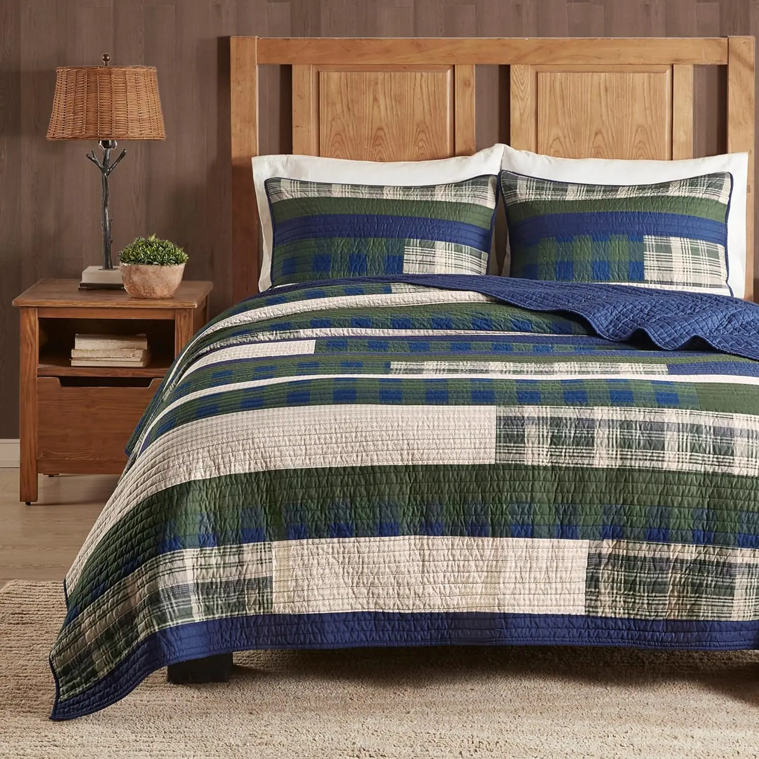 

WOOLRICH Spruce Hill Reversible Quilt Set - Cottage Styling Reversed to Solid Color, All Season Lightweight Coverlet, Cozy Beddi