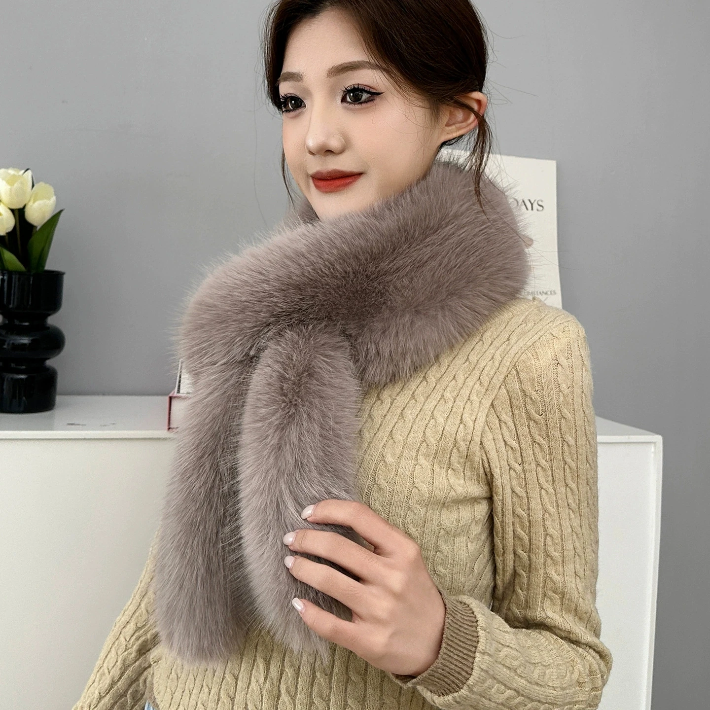 فرو الثعلب الصناعي سميك ودافئ من القطيفة بياقة شتوية وشاح شتوي بلون سادة