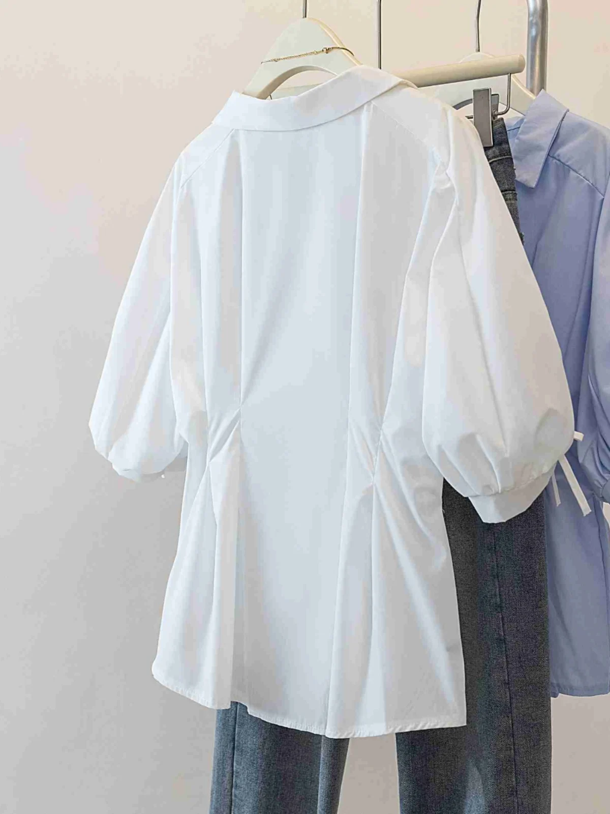 

Ele V-Ne ort Sve irt Women's plus Size Slimming Waist Design Summer Faion Korean Sle Office Commute Top