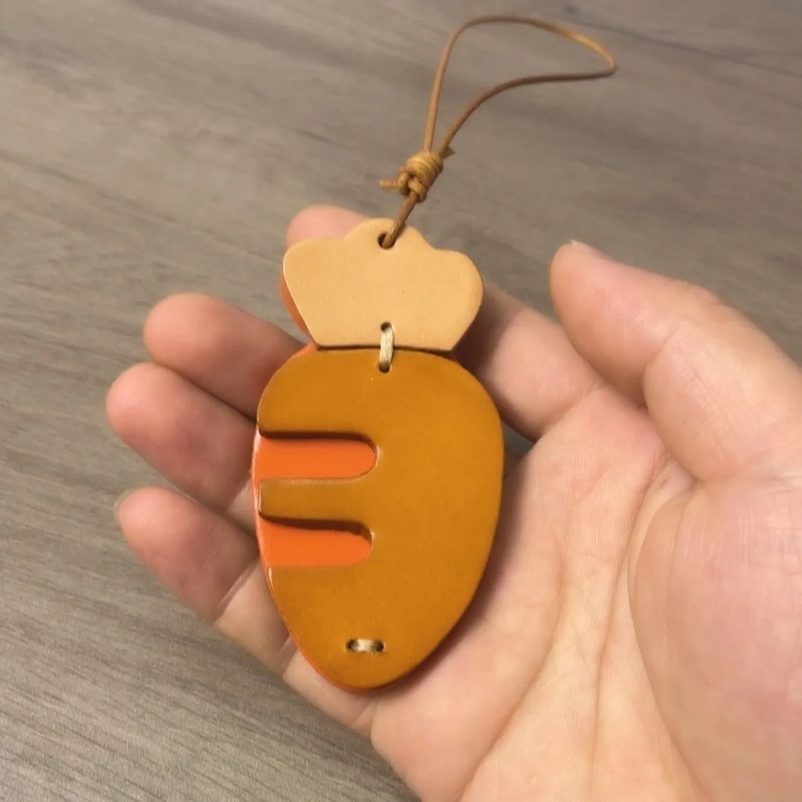 빈티지 물고기 가죽 펜던트 참 - 가방, 지갑, 벽 장식 및 선물용 수제 소가죽 키체인(탑 그레인, 레트로 스타일, 1PC)