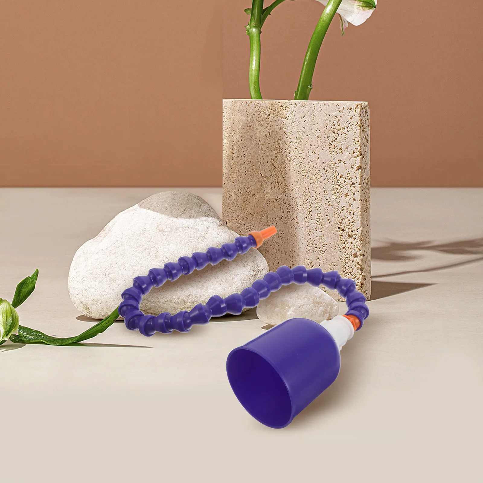 

Универсальная гибкая воронка для заливки автомобильных смазочных масел, трансмиссионных жидкостей и охлаждающих средств, с защитой от проливания