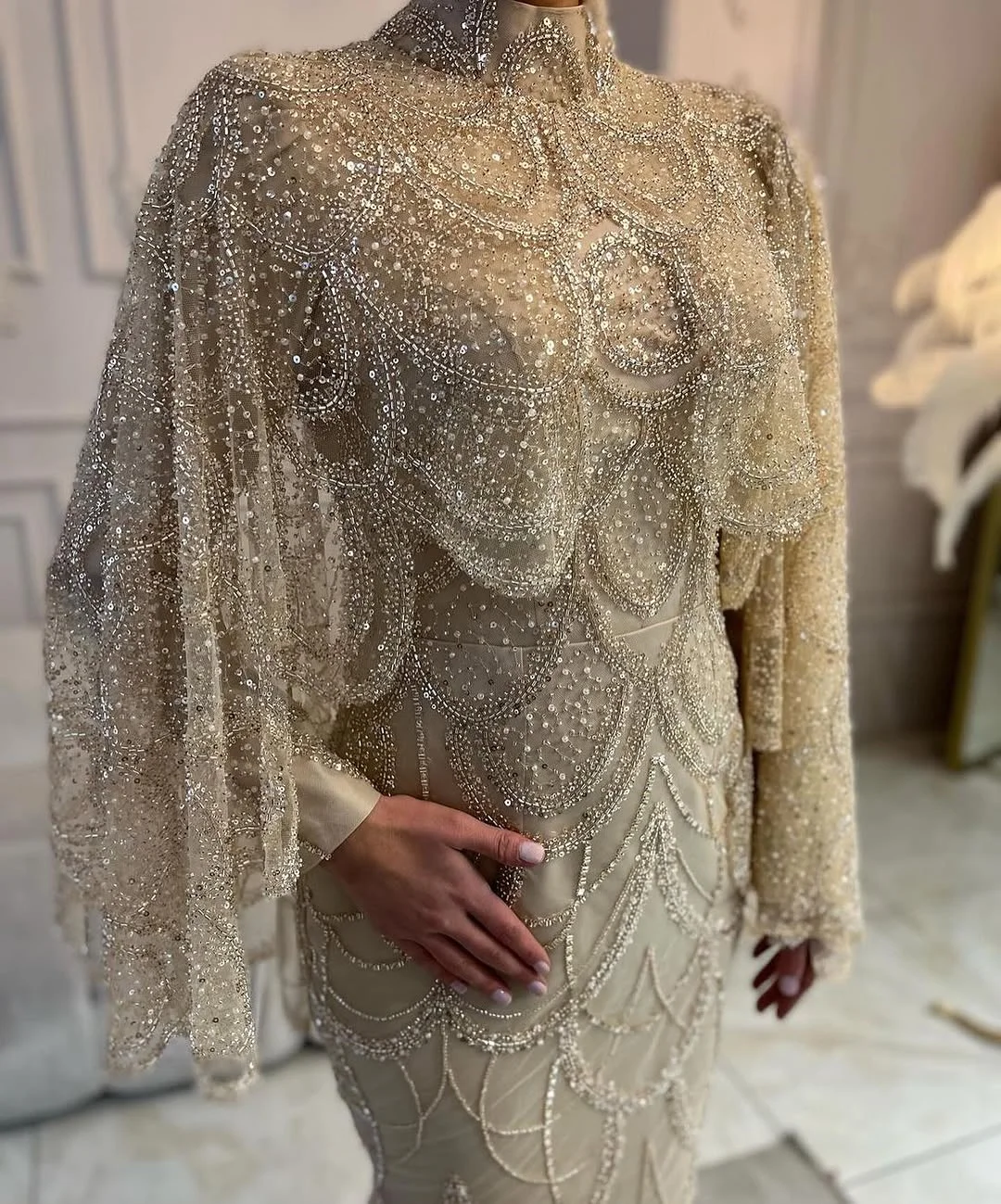 Luxury Beaded Evening Dresses with Cape Dubai Customized Mermaid Elegant Long Sleeves Arabia Formal Gowns For Women Party