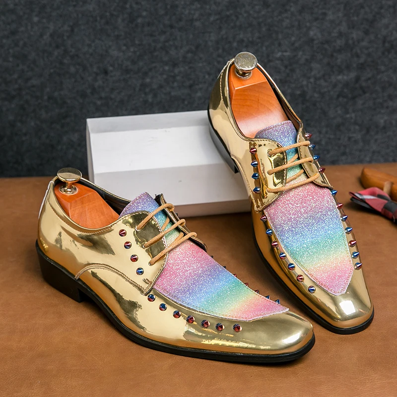 Rivet Design Golden Male Shoes British Pointed toe Men Chelsea Boot Leather Luxury Glitter Men's Wedding Dress Shoes Oxfords