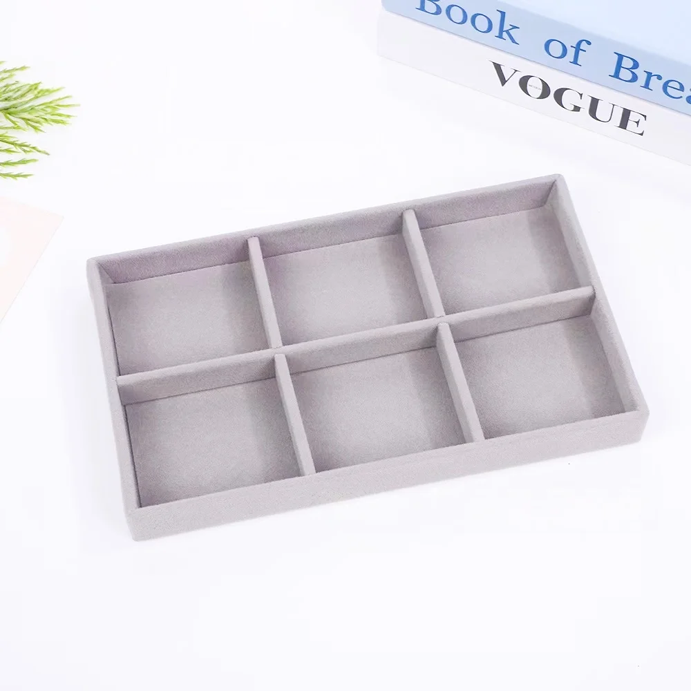 Samt-Schmuckdisplay Exquisiter Schmuckhalter Tragbarer Ring-Ohrringe-Halsketten-Organizer Aufbewahrungsbox Organizer-Fächer Beige