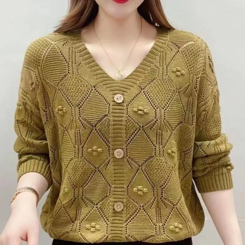 Simple versatile new spring autumn solid color hollow V-neck women\'s button pull over fashion loose long sleeved knitted top