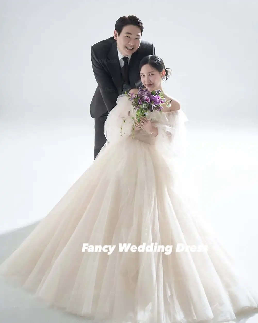 Abito da sposa elegante in pizzo con spalle scoperte Abito da sera a maniche lunghe in pizzo Una linea di abiti da festa di compleanno in morbido tulle personalizzati