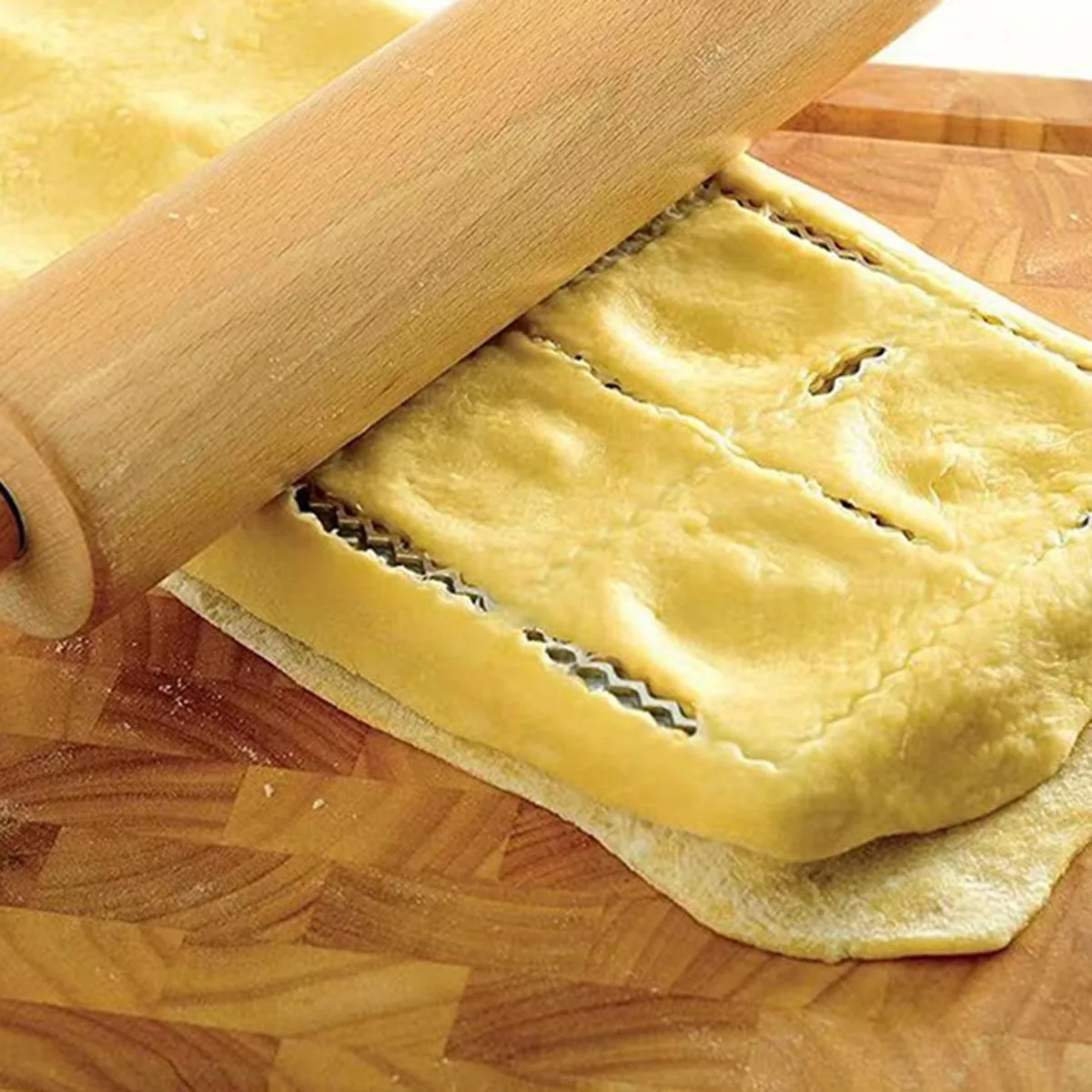 FLYY-Italienische Nudelform Ravioli-Tablett mit quadratischen Kanten für perfekte Befestigung und Form, großer Ravioli-Maker – Detail 1