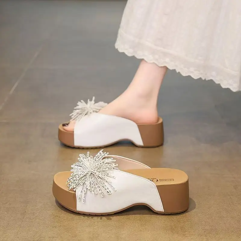 Summer New Women Wedges One Word Tassel Flower Slippers Thick Sole Non Slip Fashionable Outdoor High Heel Slippers Sandals