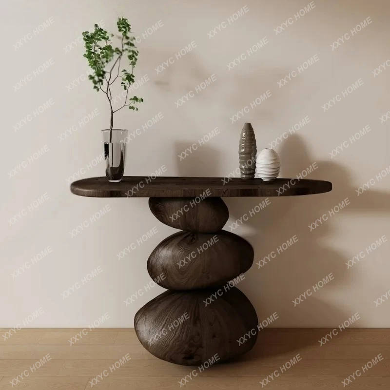 

Современная простая гостиная с входным столиком из массива дерева