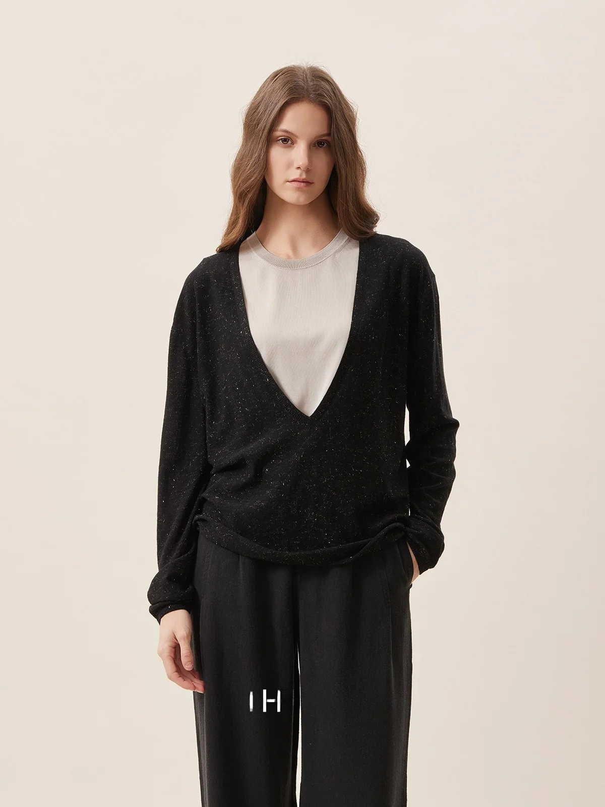 

Theease Comfortable Large V-Neck Knitwear Shiny Classic Showroom Long Sleeve Base Shirt Soft Wool Blend Casual Style Loose Fit