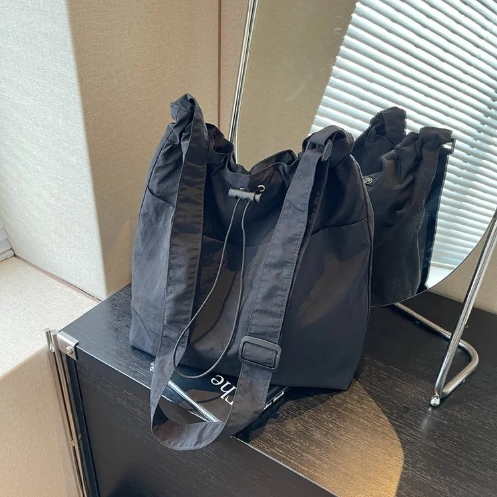 Trendy Nylon Wrinkle Drawstring Bag Korean Style Large Capacity Crossbody Bag Commute Waterproof Single Shoulder Bag Girls