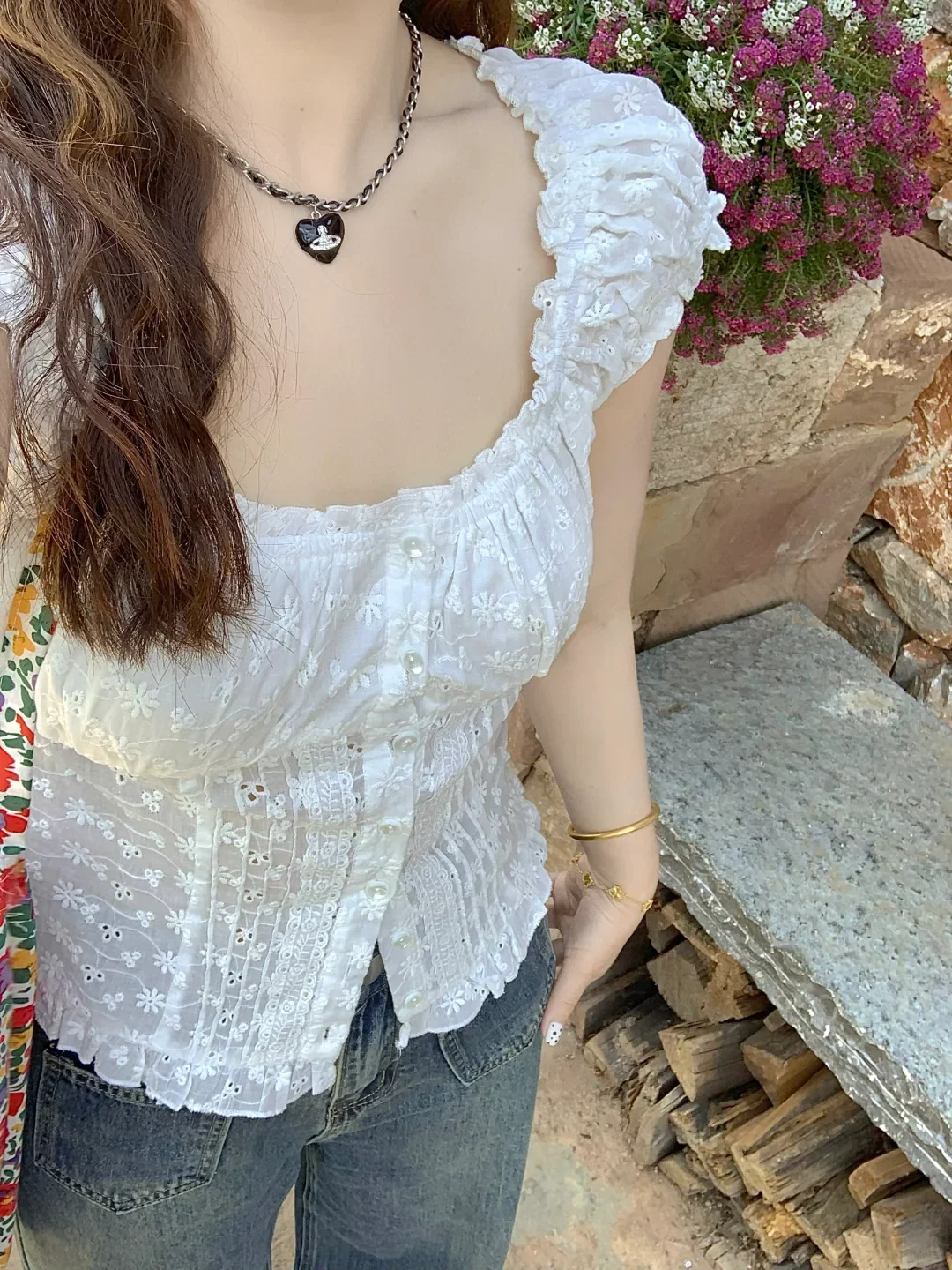 

Ele Hollow out Embroidered ort Sve irt Women's Faion Slim Fit Sexy Design Top Korean Sle Commute Wind