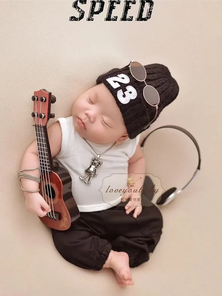 Newborn Photography Props Boy Outfit Rock Clothes Hat Necklace Earphone Guitar Backdrop Baby Photo Shoot Costumes Accessories