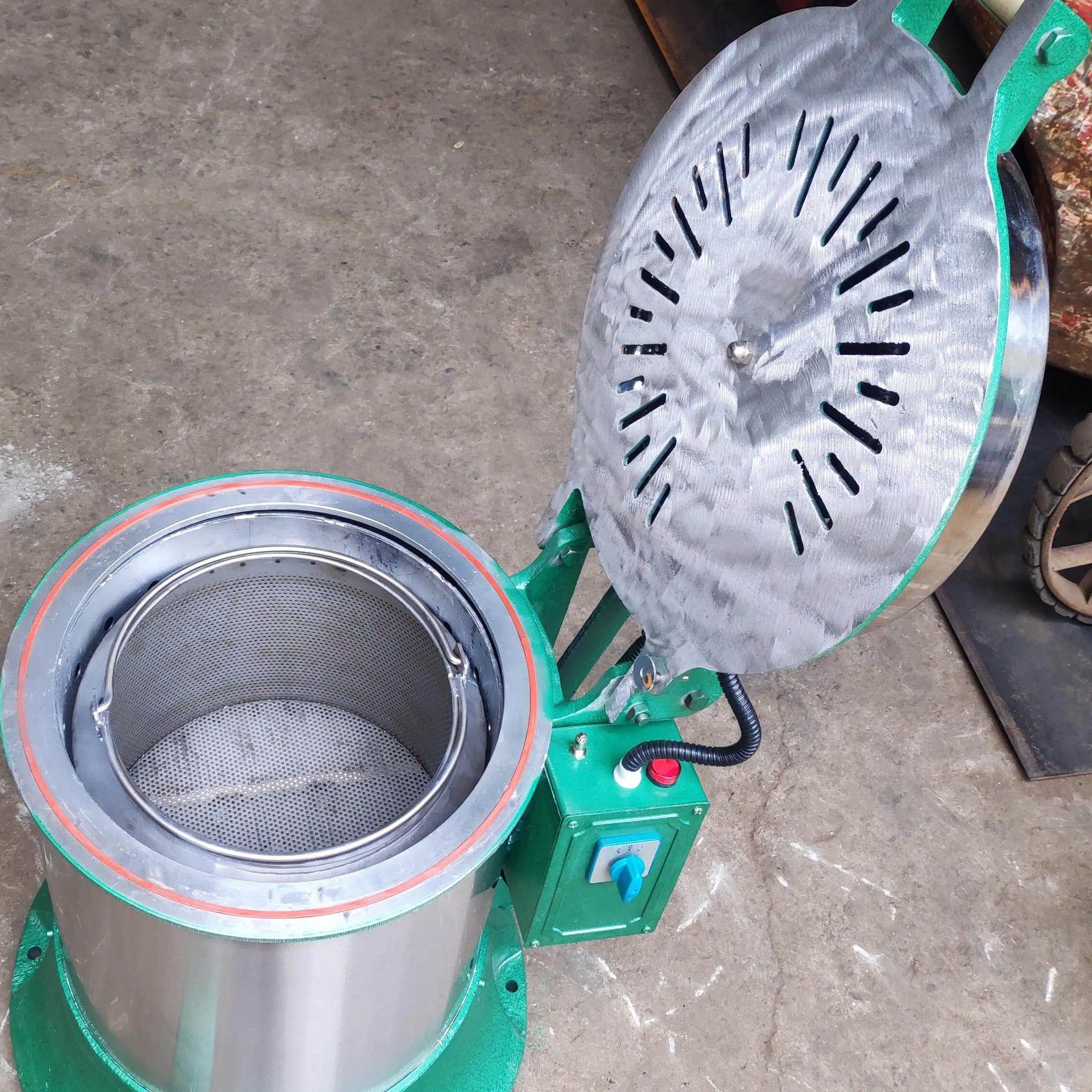 Industrial hardware oil rejection dryer Metal heating oil rejection machine centrifugal dehydrator Heating hardware dryer