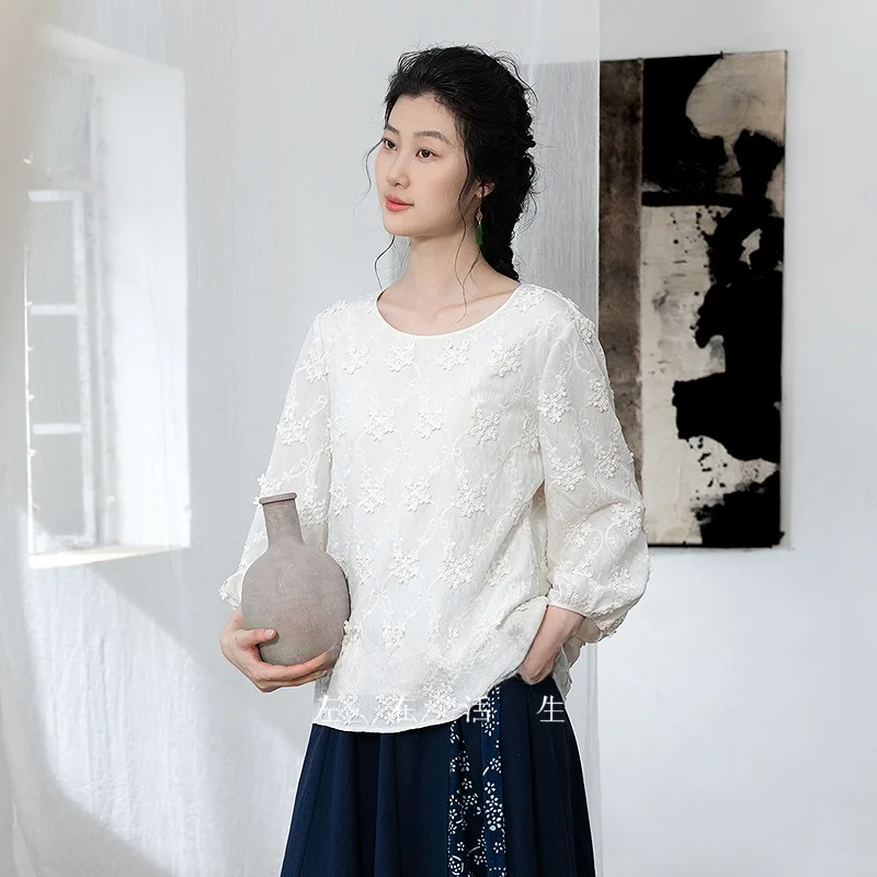 

Женская свободная блузка с цветочной вышивкой и эффектом похудения, новая летняя коллекция, повседневная модель с круглым вырезом и коротким рукавом.