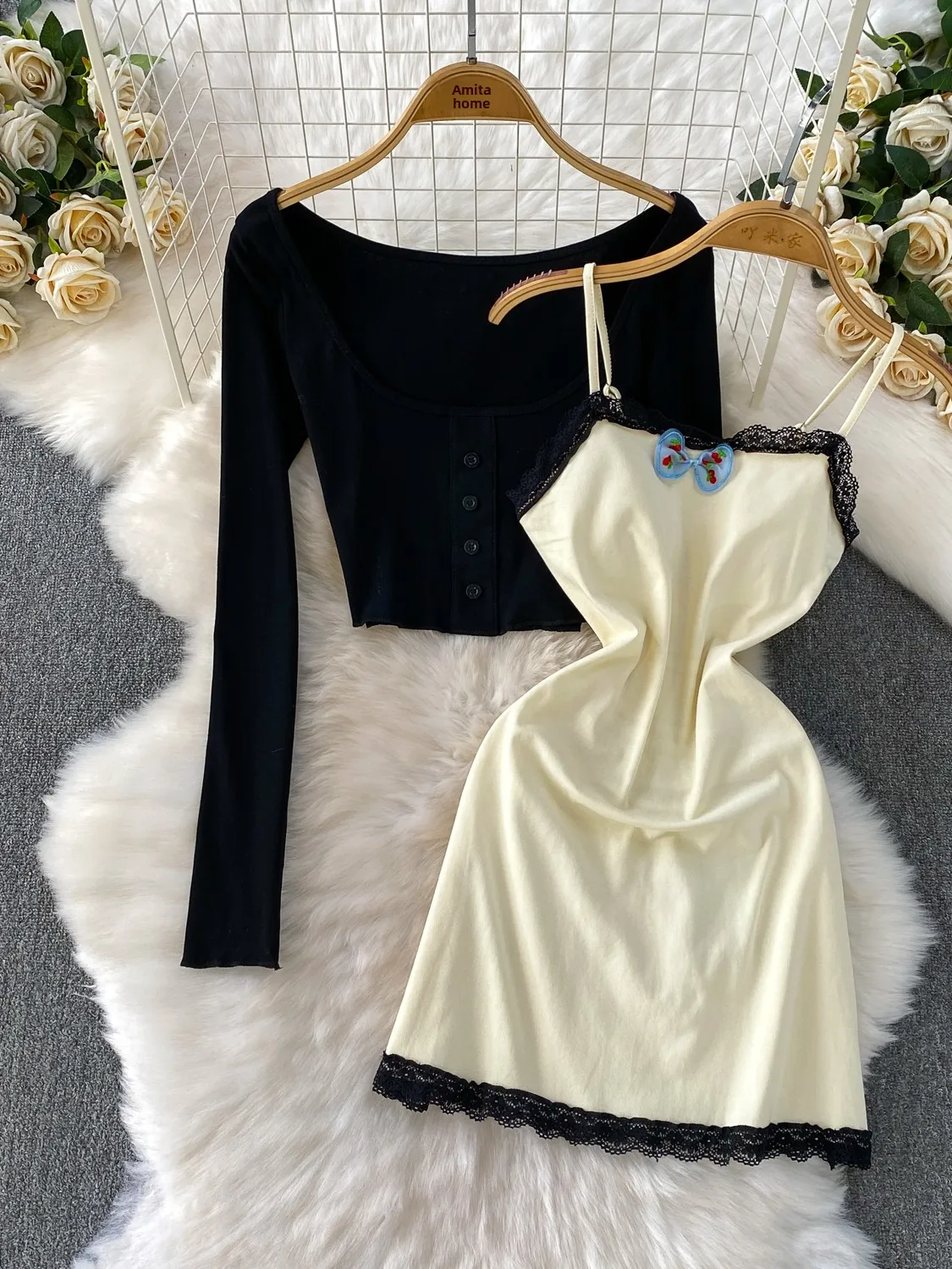 

Sexy U-Neck Knitted Cover up Top with Sweet Knot Lace Slimming Short Skirt Set for Small Women Fashionable Autumn O...