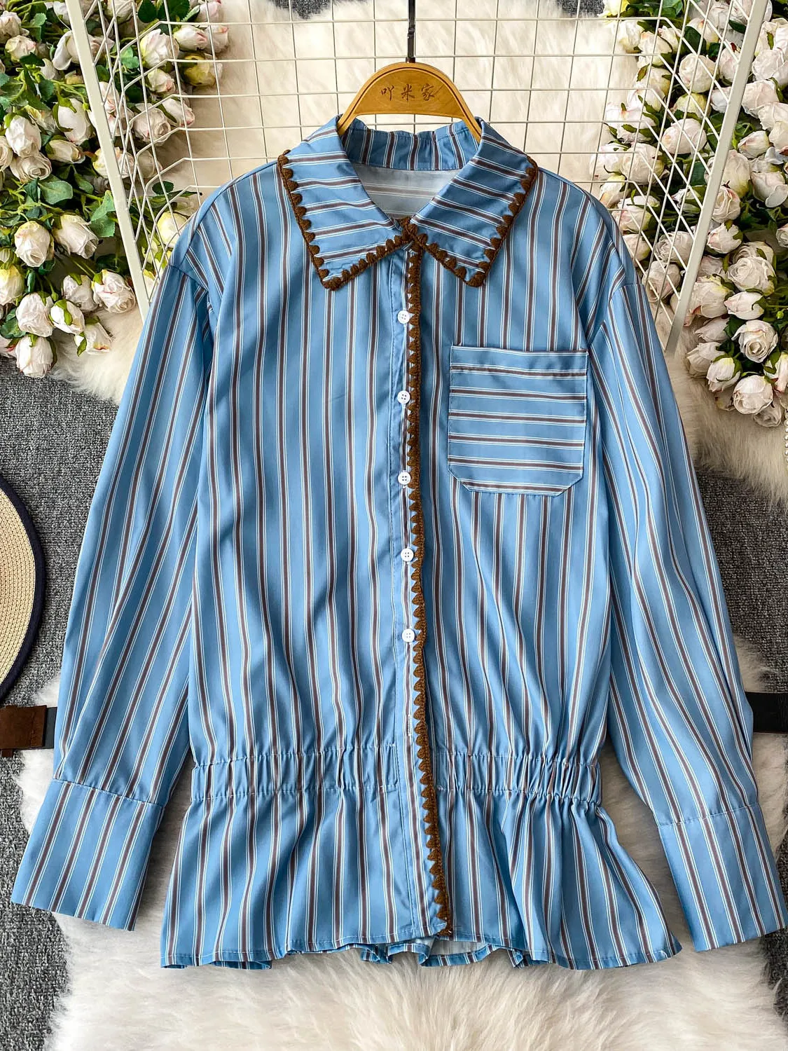 SuperAen Mode Bestickt Polo Kragen Hemd Frauen Herbst Neue Design Gürtel Elastische Taille Rüschen Blau Gestreiften Shirts