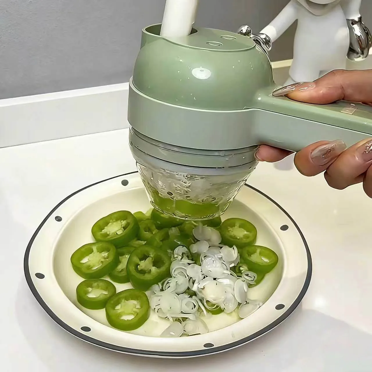 Electric Wireless Vegetable Cutter 4 in 1 Multifunctional Food Chopper for Meat Garlic Ginger Portable Handheld Kitchen Device