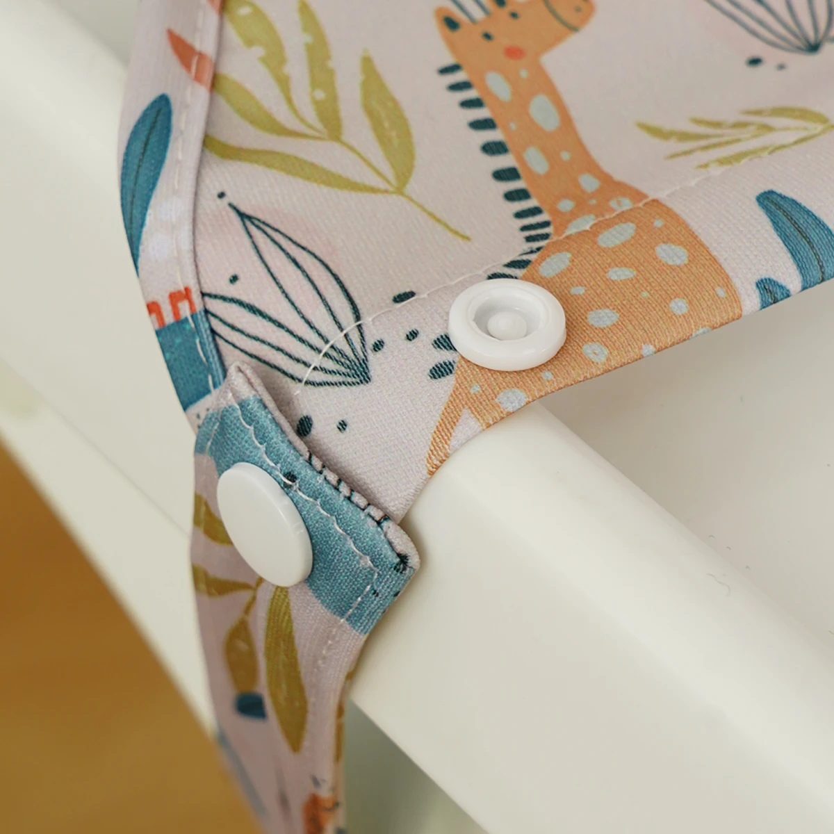 مرايل تغذية الأطفال المقاومة للماء من Elinfant، مرايل مريلة مقاومة للفوضى بتصميم لطيف وأكمام طويلة