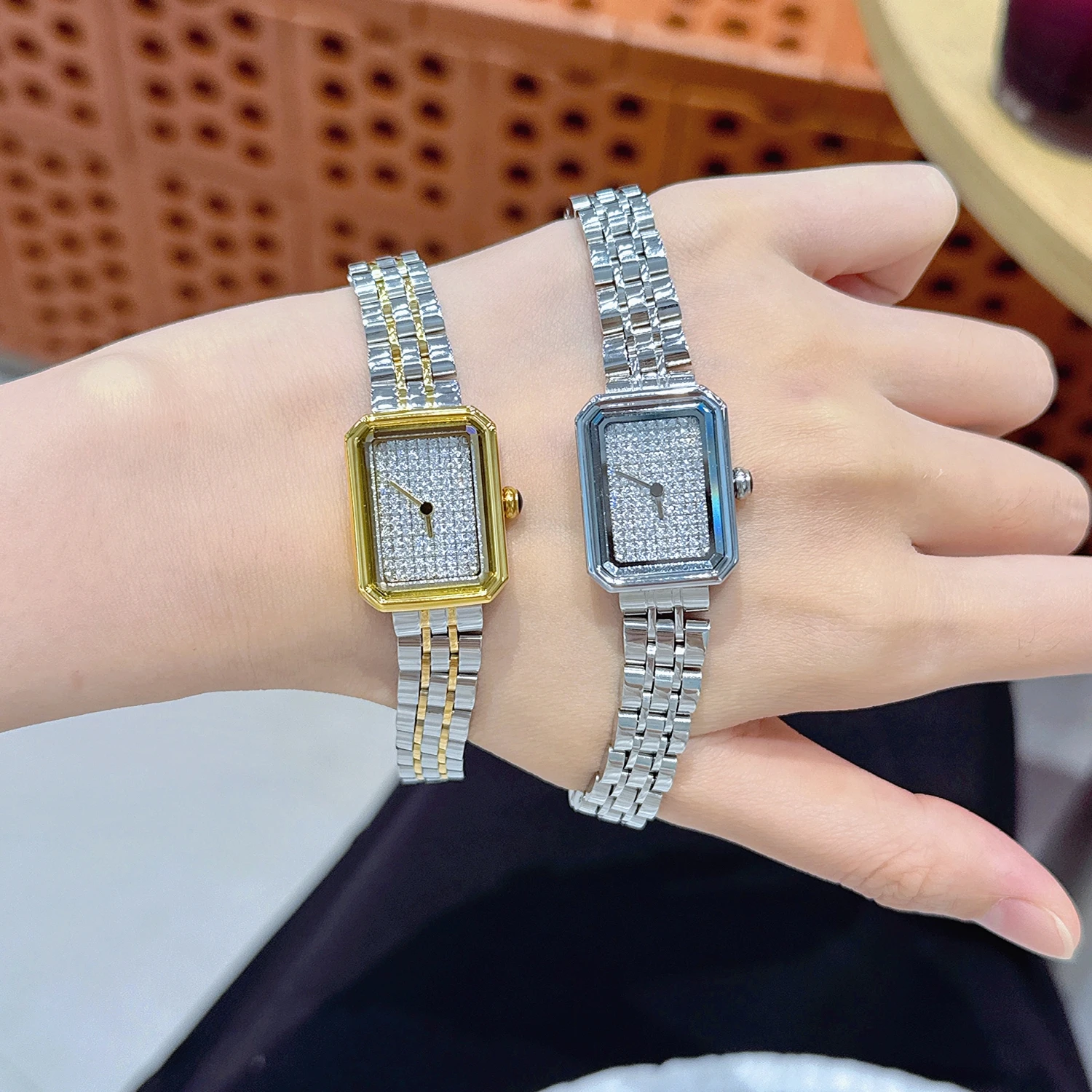 Top Brand Luxury Women's Full Diamond Watch Personalized Full Diamond Dial Fashion Quartz Watch Simple Casual Women's Gift Watch