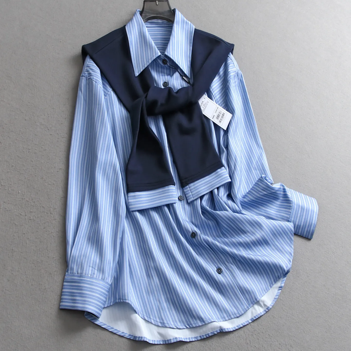 

Рубашка SuperAen со съемной накидкой, синяя в полоску, свободного кроя, средней длины, весна 2026, новая коллекция, корейский стиль, женская повседневная рубашка с длинным рукавом
