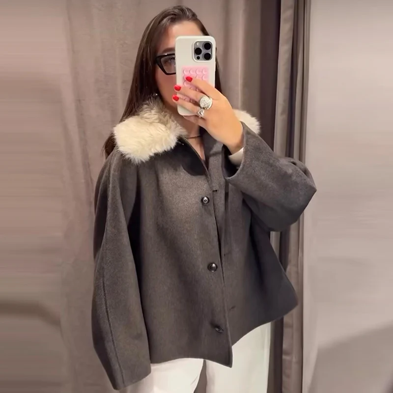 Nuove giacche e cappotti da donna autunnali 2025 Collo di pelliccia di moda Donne eleganti Cappotti caldi allentati Chic Youth Travel Joker Street Jackets