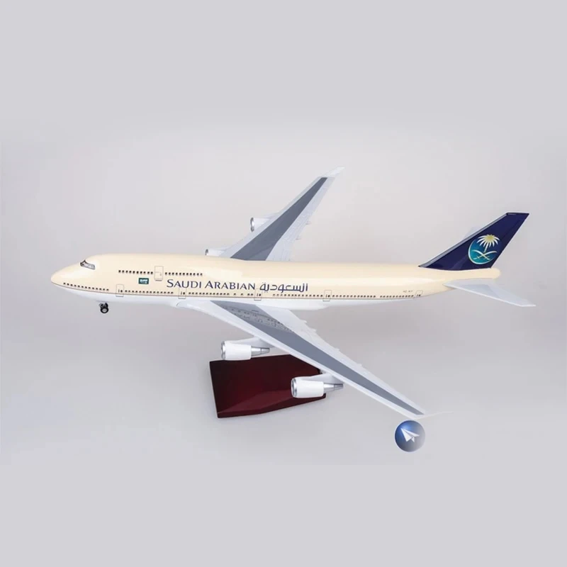 Imagem -02 - Saudi Arabian Airlines Modelo de Avião Boeing B747 Escala 1:150 47cm Resina Fundido com Luz Modelo de Aeronave