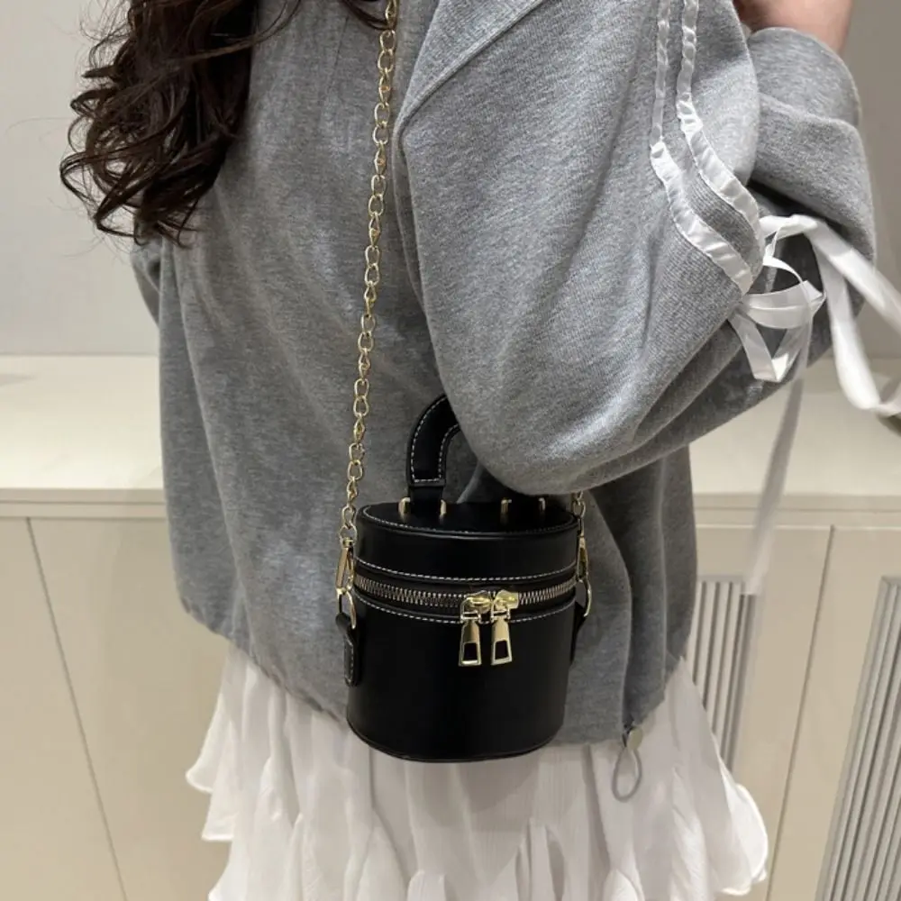 

Сплошная цветная сумка через плечо в коробке, сумка через плечо из искусственной кожи, мини-сумка для губной помады, дизайн меньшинства, сумка-цилиндр с металлической цепочкой для детей