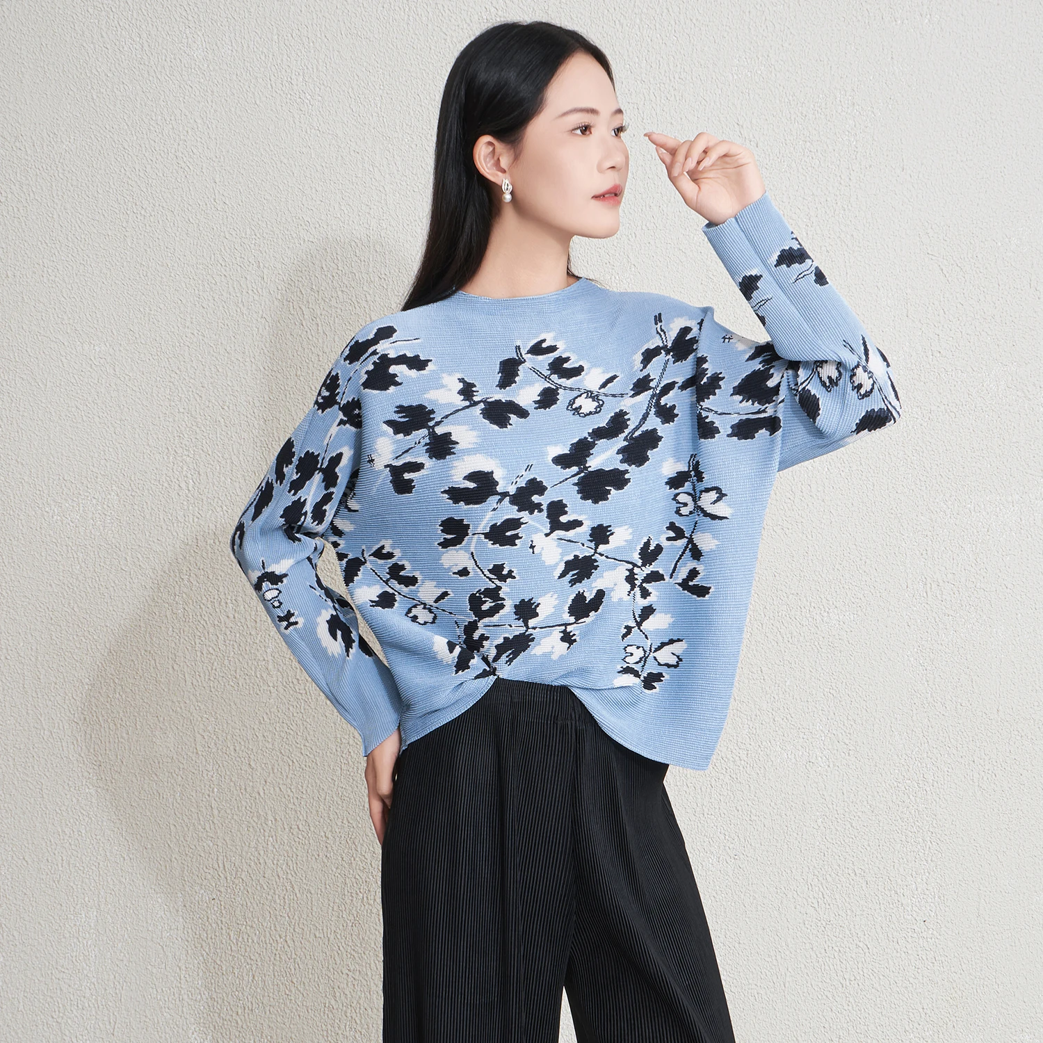 

Fashion Pleated Floral Blouse | Elegant Print Top | Comfortable Loose Fit Casual Wear | Women's Blouse