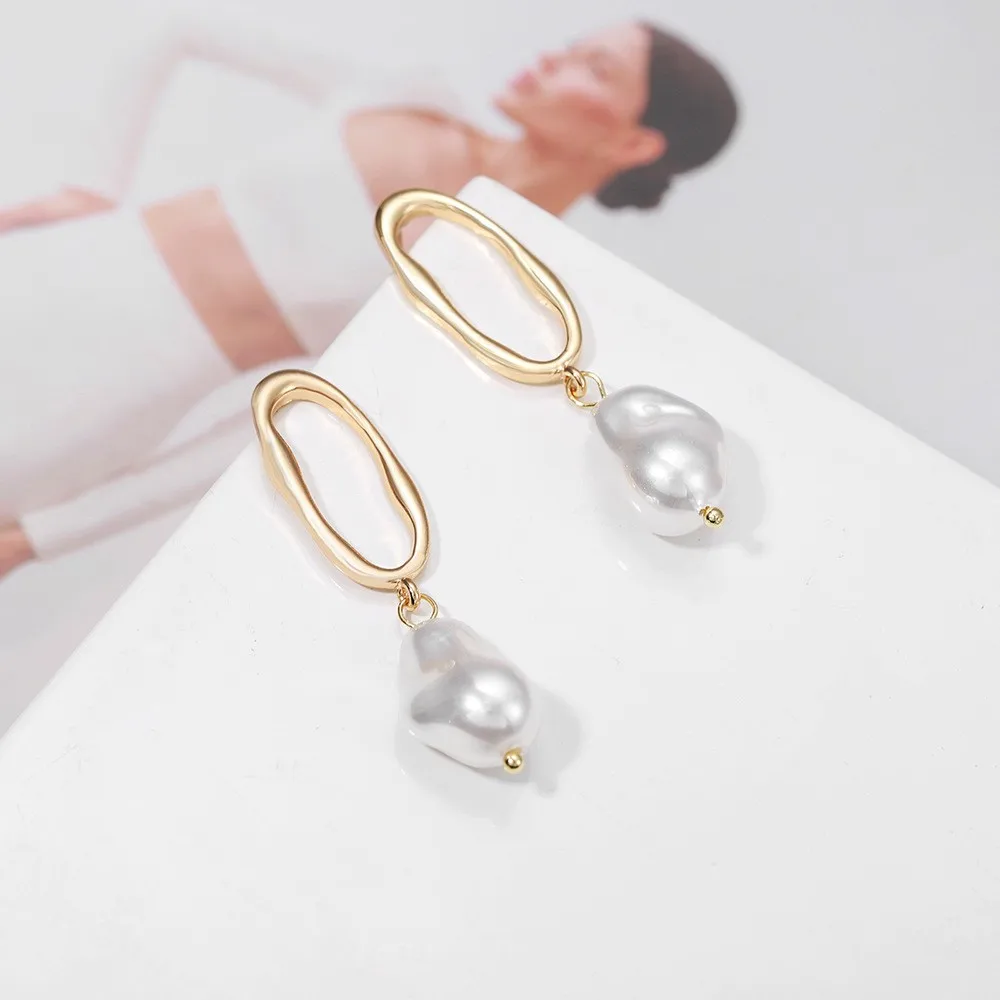 أقراط اللؤلؤ المتدلية مطلية بالذهب أقراط اللؤلؤ أقراط اللؤلؤ هدايا للنساء