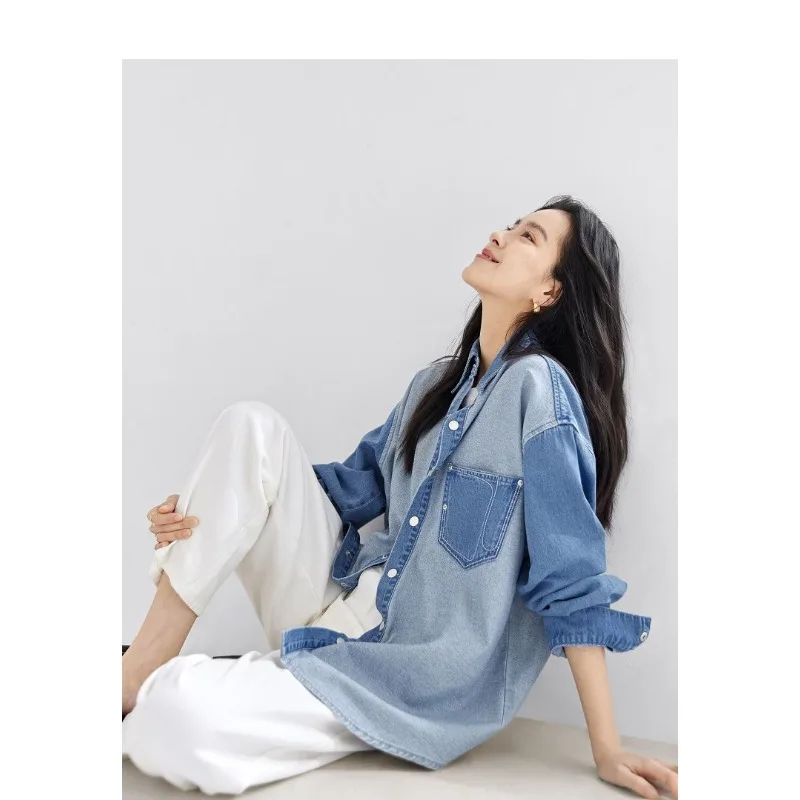 เสื้อเชิ้ตยีนส์แฟชั่นสไตล์เรโทรสำหรับผู้หญิง รุ่นใหม่ ฤดูใบไม้ร่วง ทรงหลวม สวมใส่สบาย ใช้งานได้หลากหลาย เนื้อผ้าบาง