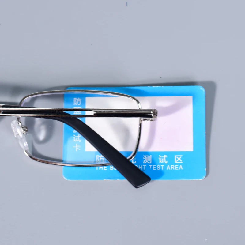 Lesebrille für Männer und Frauen, Legierungs-Brillengestell, Anti-Blaulicht, leichte Brillen, hochwertige Leser + 125 + 175 + 225 + 275 + 3,5 – Detail 2