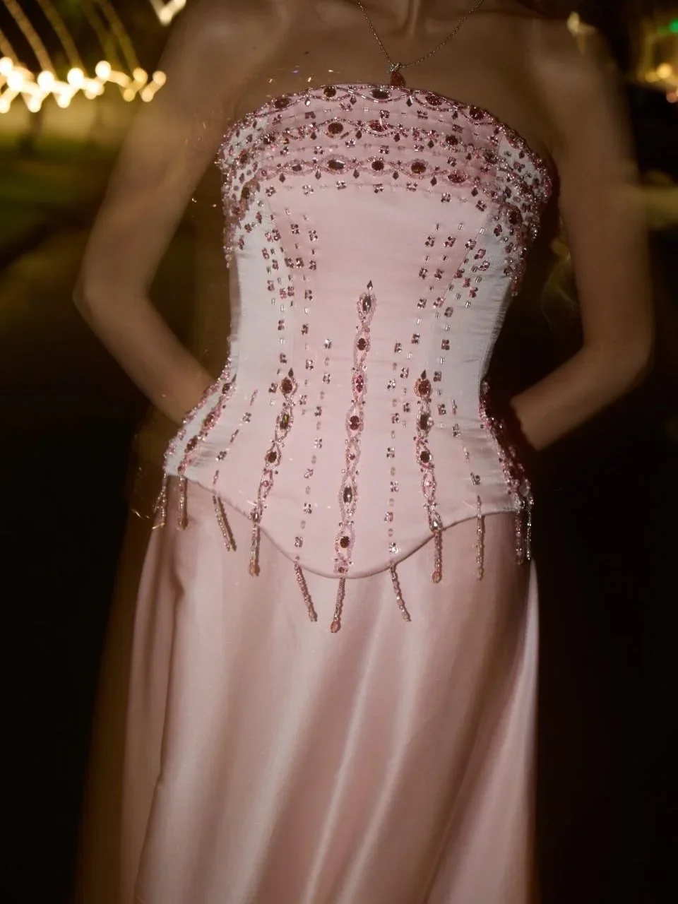 

Customized Pink Strapless Prom Dresses Sequins Beaded Fashion Classic Evening Dresses Elegant Sweet Pink A-Line Party Gowns