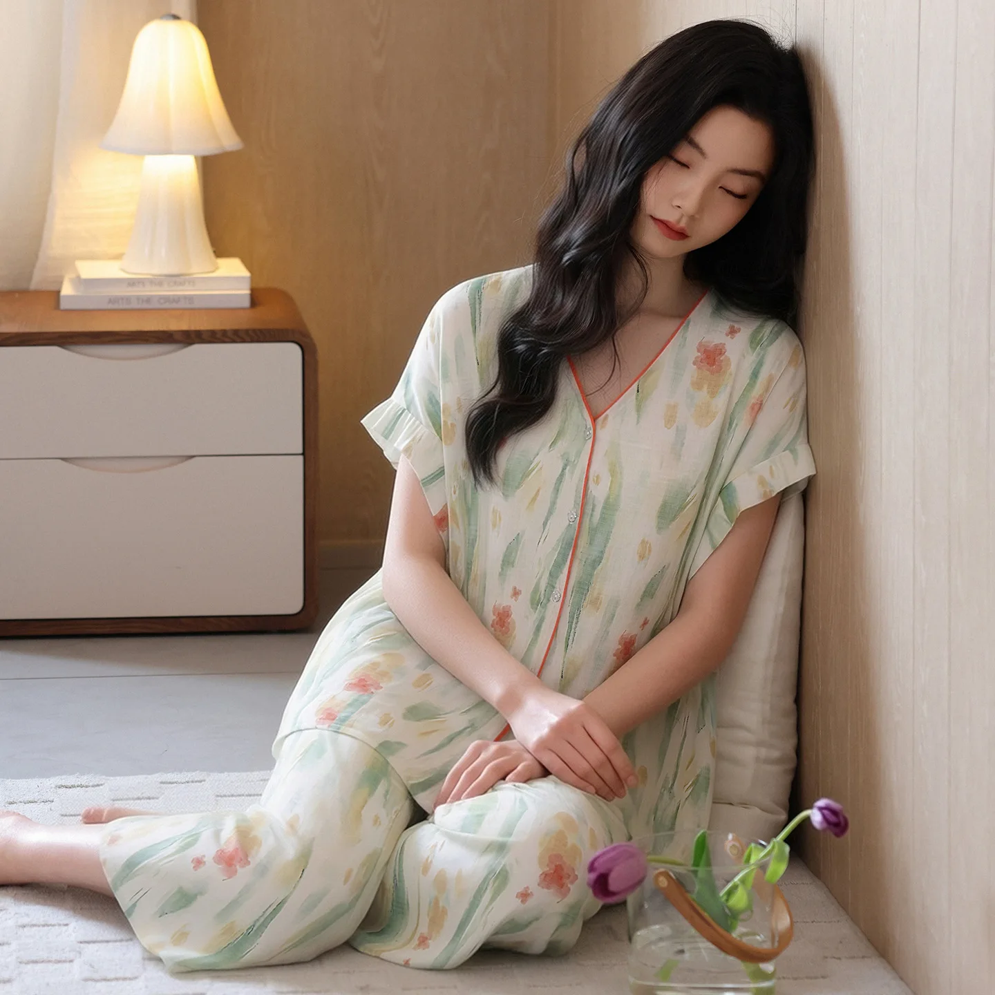 Ladies' Summer Pajamas Set: Lightweight Tencel Lyocell Short Sleeve Top and Cropped Pants for Relaxation At Home