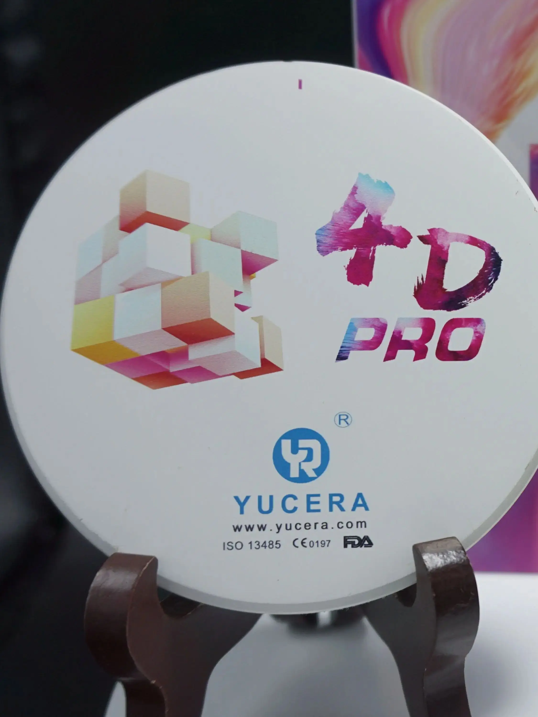 

Yucera 4d pro multilayer Zirconia Blocks Dental Lab Material 98mm CAD/CAM Transparency 43-57% Strength 700-1200Mpa 8 Layer