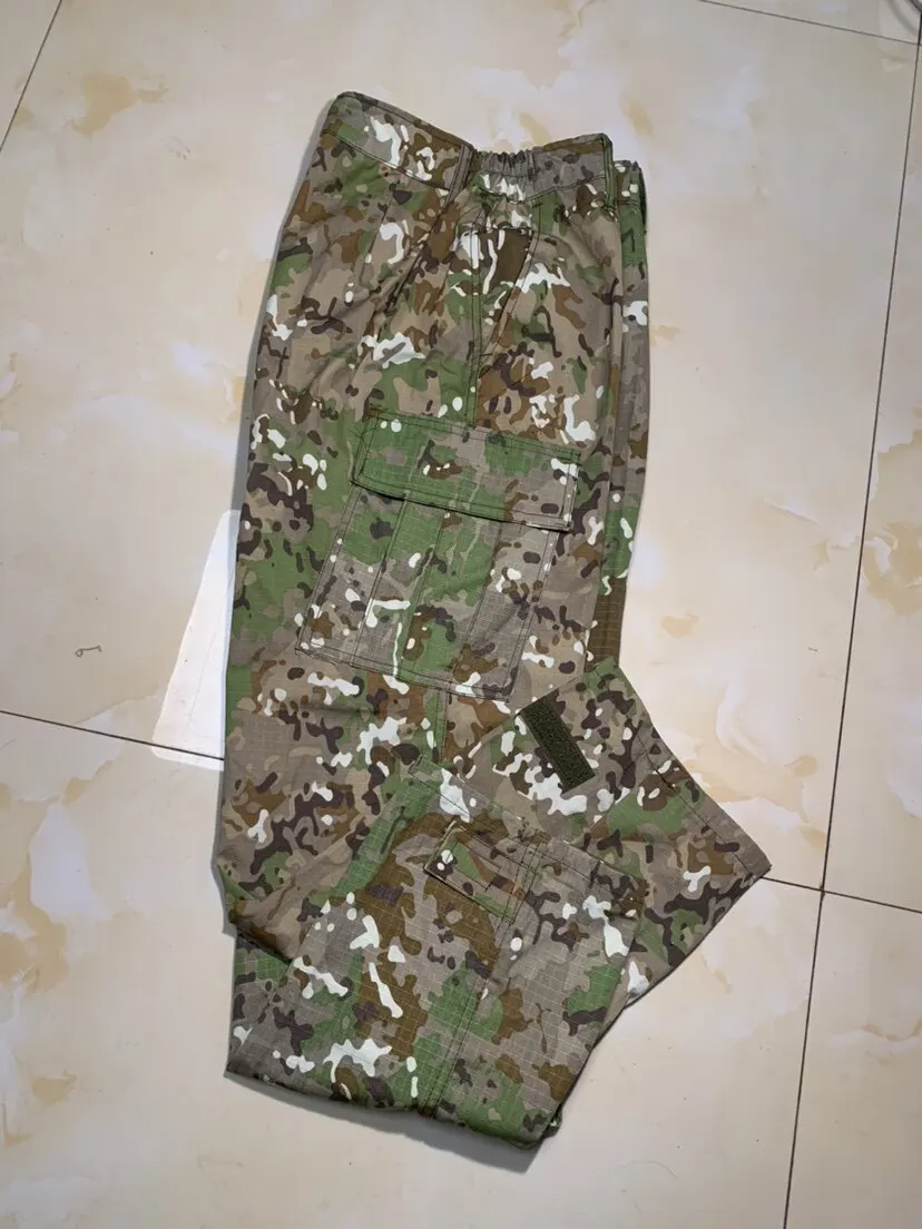 Training wear-resistant spring and autumn camouflage wide leg workwear with multiple pockets, casual camouflage pants for men an