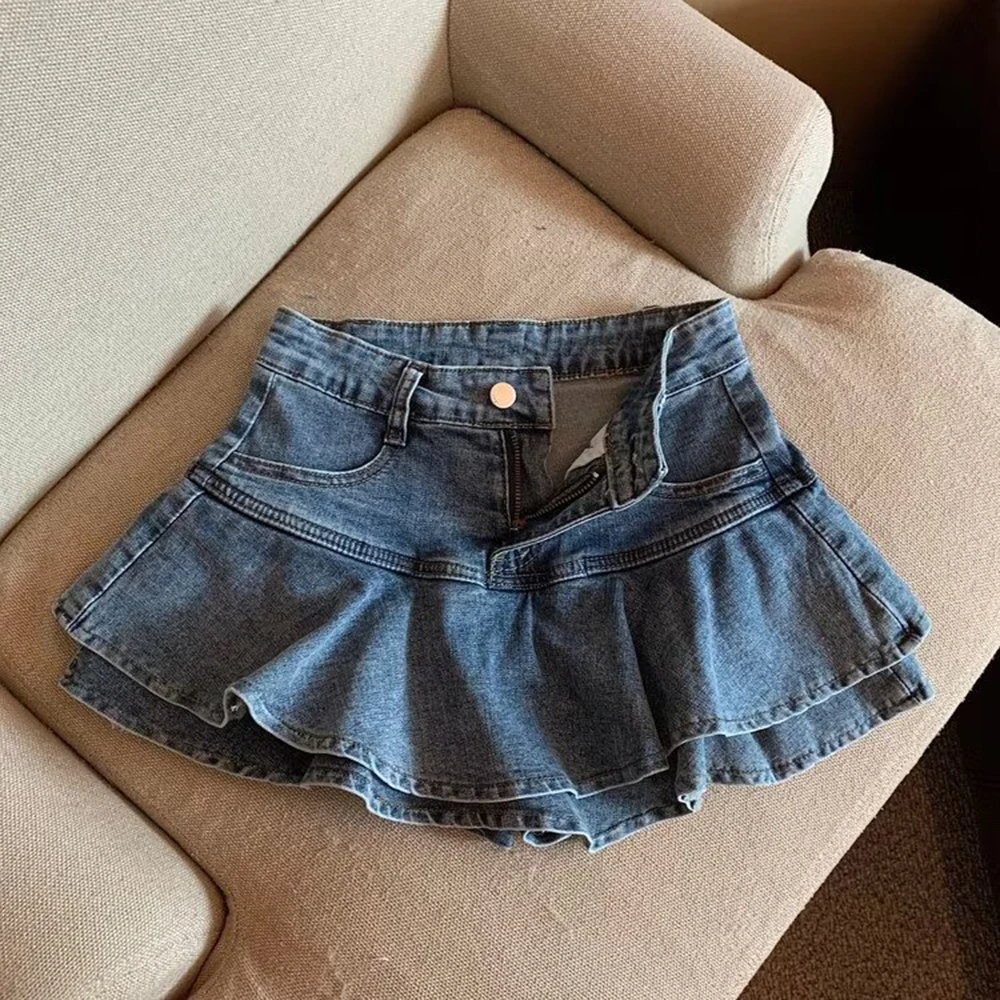 กระโปรงยีนส์สีน้ำเงินทรงเอ สไตล์เค้ก กระโปรงสั้นทรงเอไลน์ แต่งระบายสองชั้น เอวสูง ช่วยให้ดูผอมเพรียว สไตล์ Y2K สำหรับผู้หญิง ประจำปี 2025