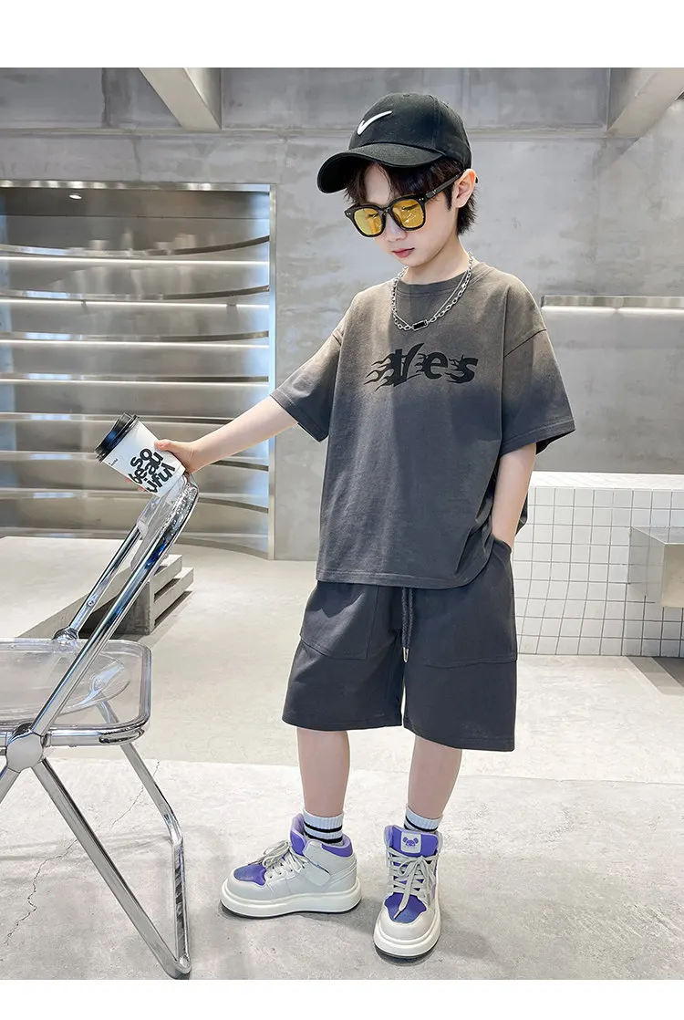 Koreanischer Kinderanzug für Jungen 2027 Sommer Mode Farbverlauf Grau Set Teenager Jungenkleidung Baumwoll-Strick-Oberteil + Shorts 2-teiliges Outfit – Detail 7