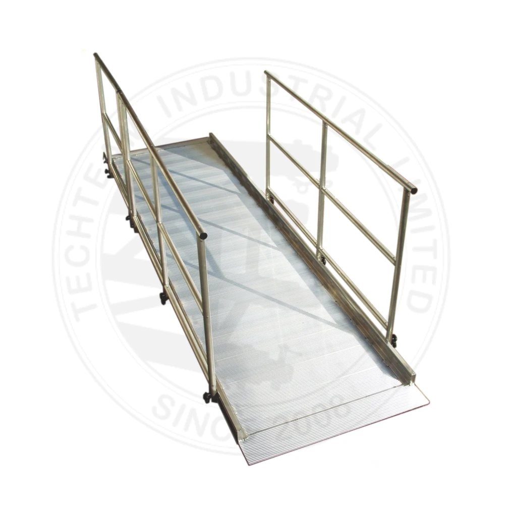 

Aluminum Ramp for Unloading and Loading for Truss Roof Structure Event