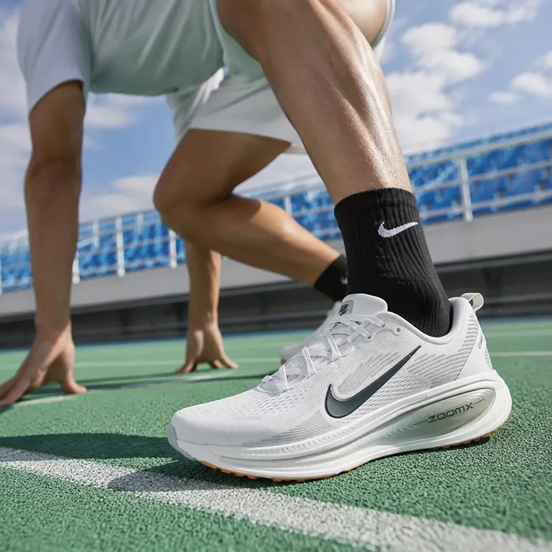 NIKE Men's Running Shoes VOMERO 18 Soft Cushioning and Breathable Fitness Shoes HM6803-020